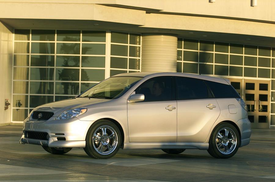  Toyota Corolla Matrix Concept (E130) 2001 года  (фото 14 из 34)